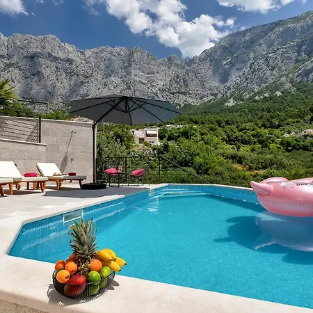Sleeps 8 With Pool Air Con And Wifi Villa *